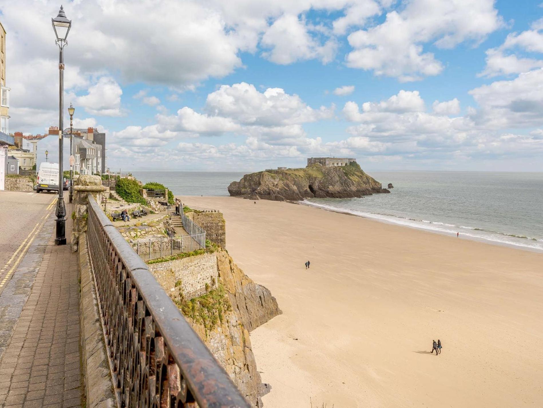 2 Bed In Tenby Fb229 Ngoại thất bức ảnh